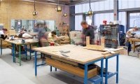Holzwerkstatt | beherbergt alles, was für die Herstellung von Prototypen und Kunstobjekten nötig ist