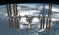 Auf der internationalen Raumstation ISS leben und arbeiten sechs Menschen