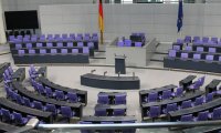Im Bundestag versammeln sich alle Abgeordneten