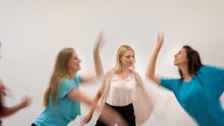 Vielseitiger Einsatz von Tanz- und bewegungstherapeutischer Techniken