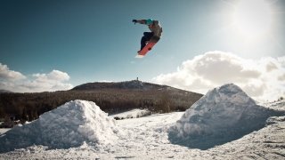 Erlebe Skispaß direkt vor der Haustür - die perfekte Lage für Wintersport im Zittauer Gebirge oder i