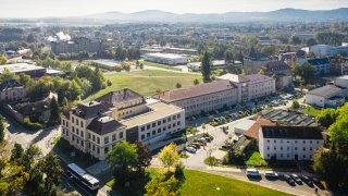 Lernen am Fuße der Berge: Der Campus in Zittau bietet nicht nur exzellente Bildung, sondern auch ate