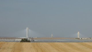 Solarkraftwerk bei Sevilla, Spanien