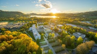 Die Uni Klagenfurt aus der Vogelperspektive