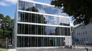Moderner Laborbau „Digital Bauhaus Lab“