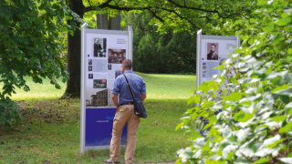 Die 14 Nobelpreisträger der Uni Würzburg werden im städtischen Ringpark geehrt.