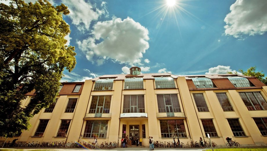 Hauptgebäude der Bauhaus-Universität Weimar | gehört zum UNESCO-Welterbe